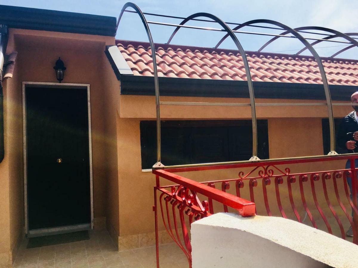 La Casa Del Sole Sorgente Apartment Letojanni Ngoại thất bức ảnh